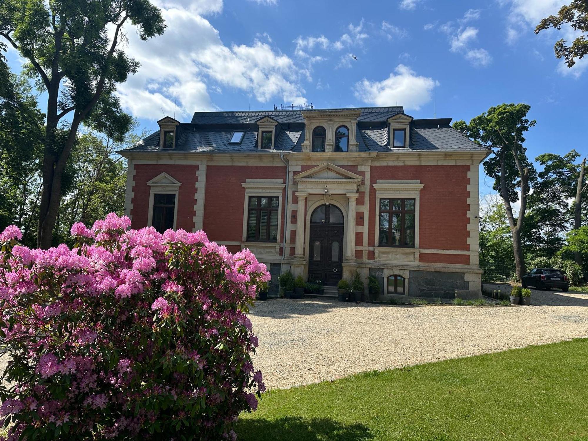 * Stadtvilla Plauen * * Aussergewoehnlich * 2 Zimmerwohnung * Zentrumsnah Exterior foto